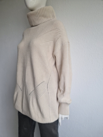 Clauia Sträter coltrui. Maat 40. Crème.