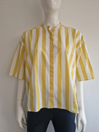 Closed blouse. Maat S/M. Geel/wit gestreept.