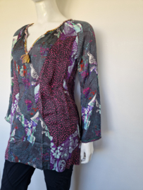 Custo Barcelona tuniek. Maat M. All over print.