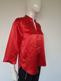 Arket blouse met V-hals. Maat 38, Rood/satijnlook.