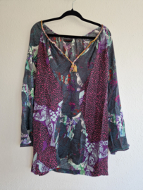 Custo Barcelona tuniek. Maat M. All over print.