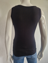 Zucchero top. Maat 38, Zwart/zilveren ringetjes.