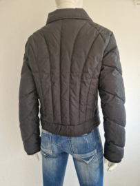 Benetton jack. Maat M. Zwart.