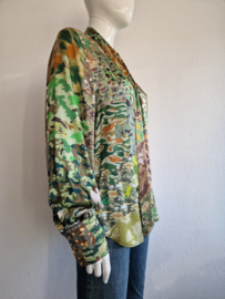 Zijden blouse. Maat M. Groentinten.