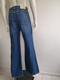 Closed jeans met wijde pijpen. Maat 26, Blauw.