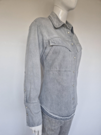Closed Fitted Utility shirt. Maat M. Lichtgrijs