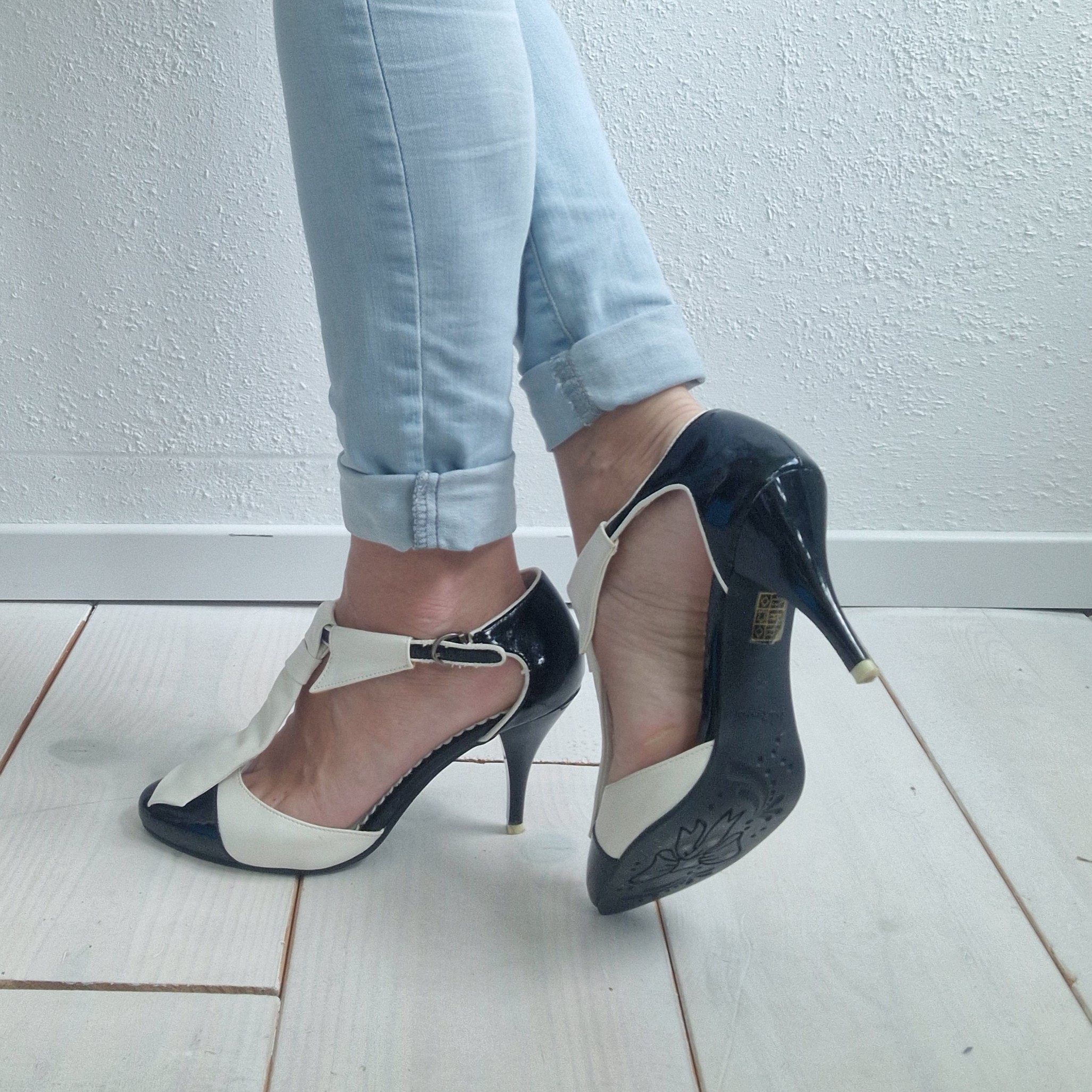 Lola Ramona pumps Revisited. Maat 40, Zwart/wit/leer.