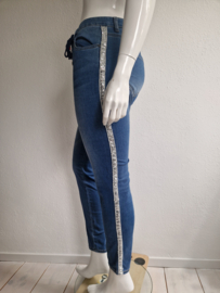 Heimatliebe jeans. Maat XL. Lichtblauw