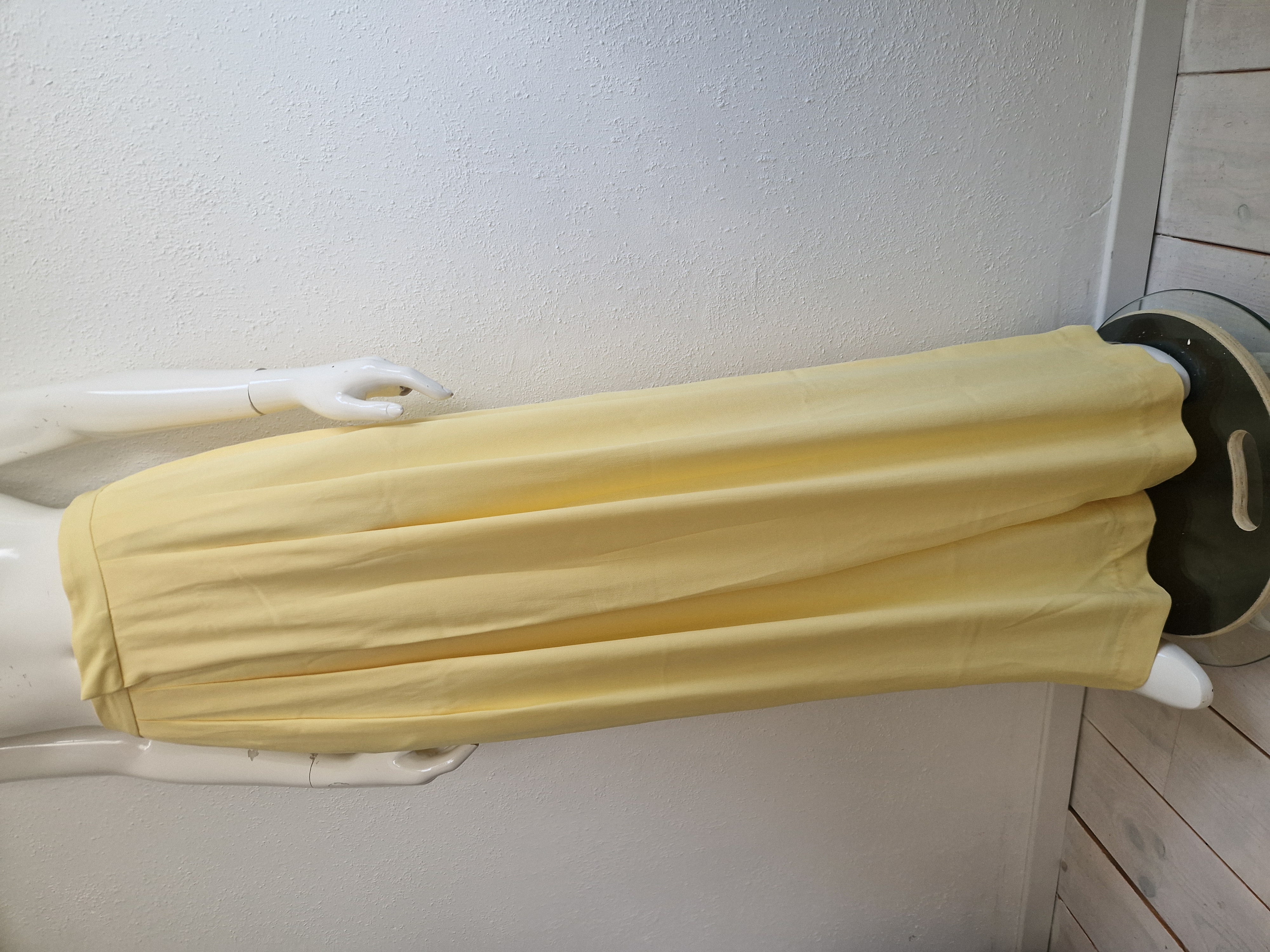 Closed pants Zola Yellow Orchid. Maat 30,