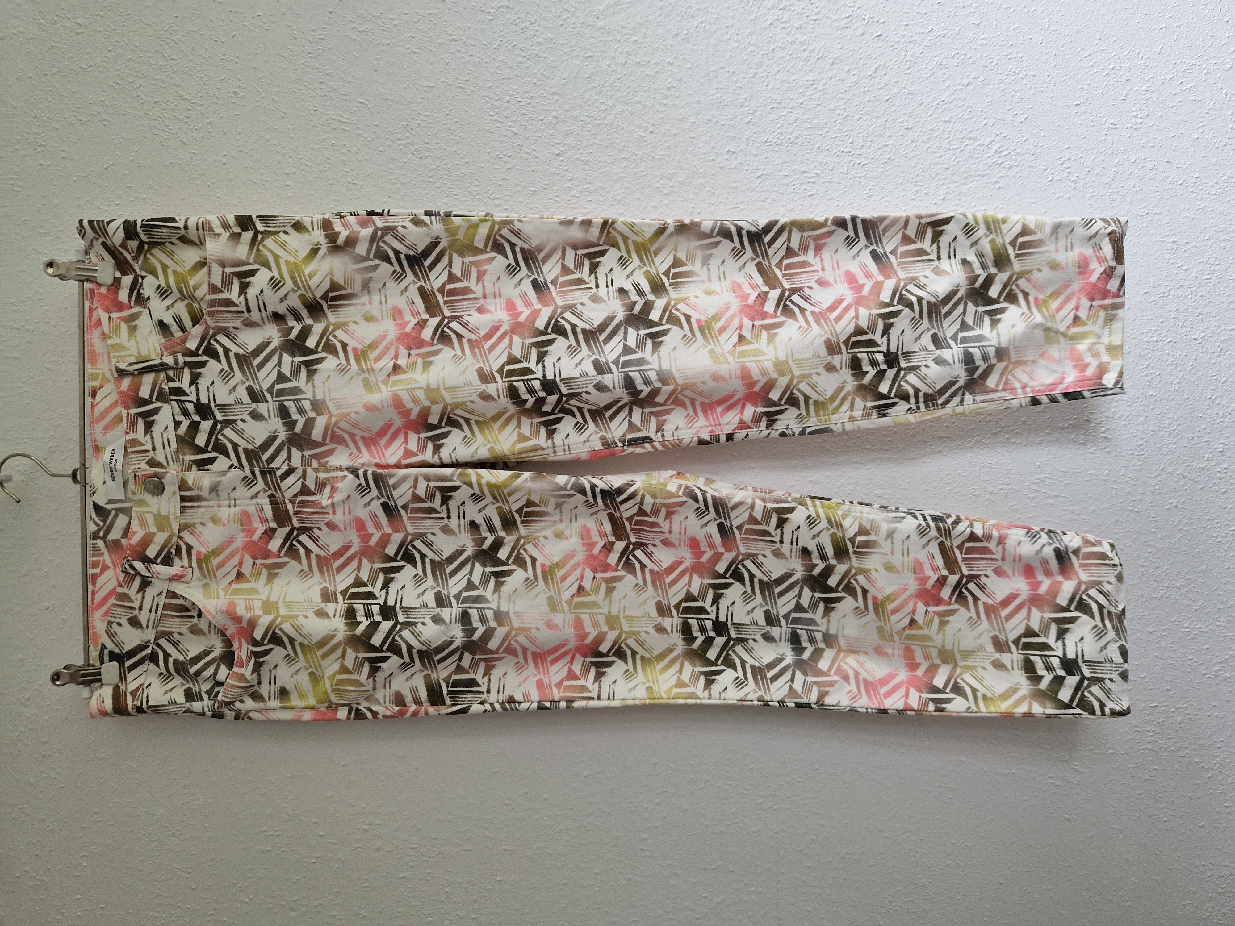 Gerry Weber cropped pantalon. Maat 44, All over print.