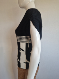 Madeleine trui. Maat 36/38,Zwart/wit.