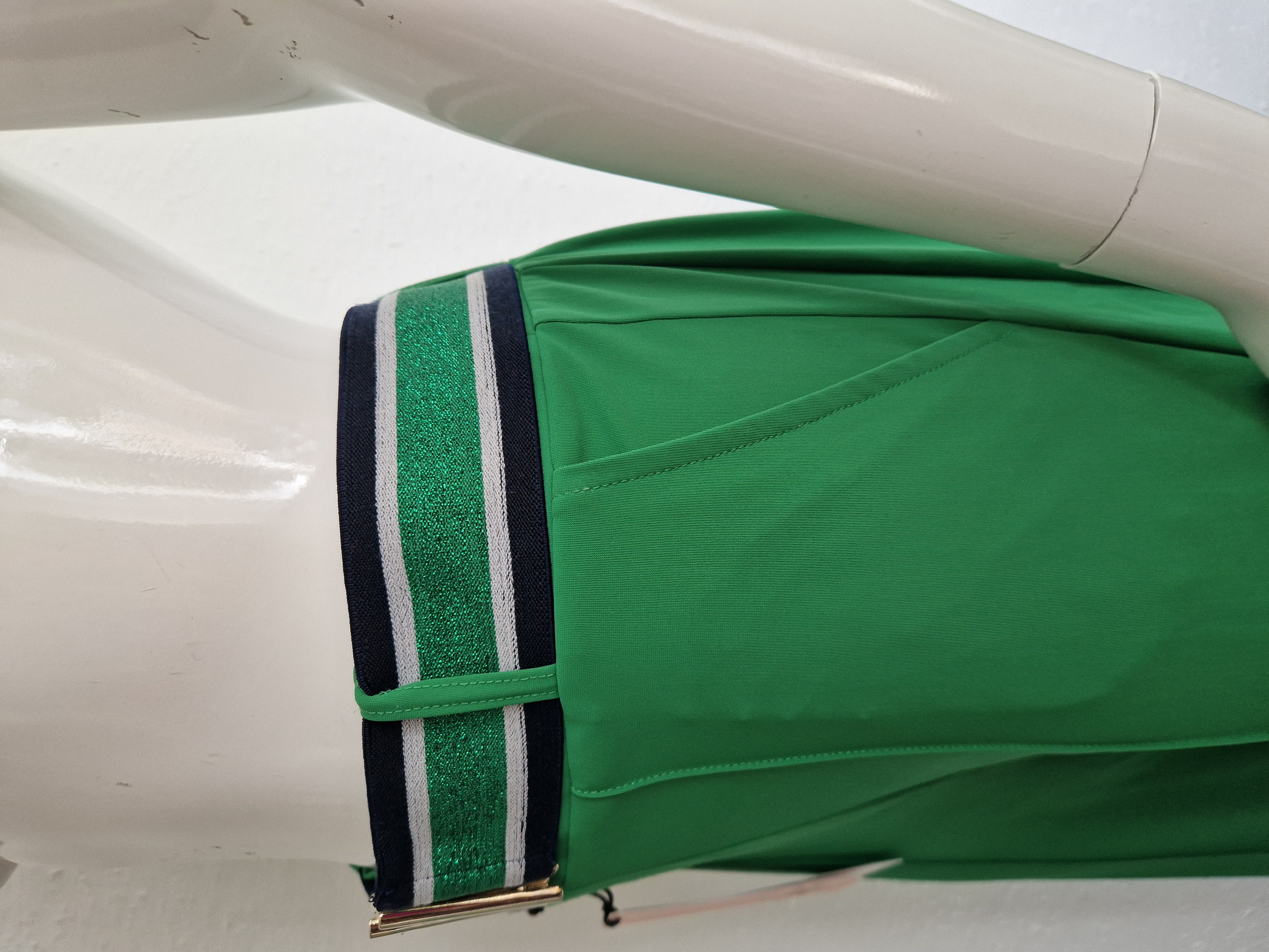 Studio Anneloes pantalon  Rae. Maat M. Appeltjes groen