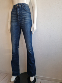 Etiquett Bootcut jeans Grace. Maat 28/34, Donkerblauw.
