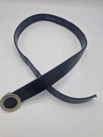 Claudia Sträter riem. 85 cm. Zwart/leer.
