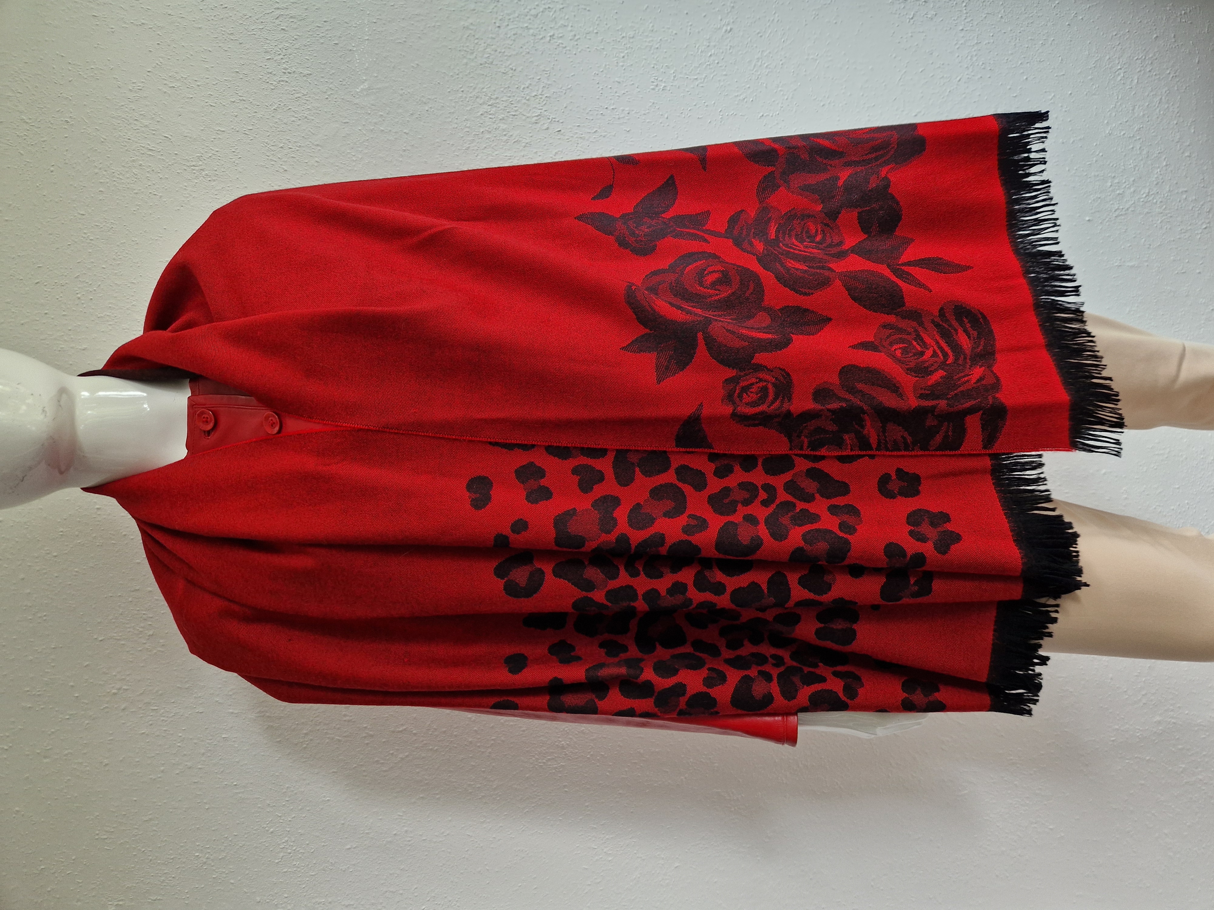 Shawl Rood/zwart/rozen.
