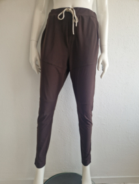 Penn & Ink N.Y. pantalon. Maat 40. Chocoladebruin/travelstof.