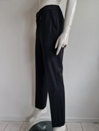 Limited Edition krijtstreep pantalon. Maat 40. Offblack/grijs.