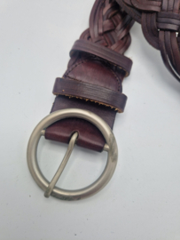 Gevlochten leren riem. 100 cm. Bruin.