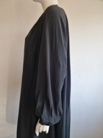 Closed jurk en onderjurk. Maat M. Zwart