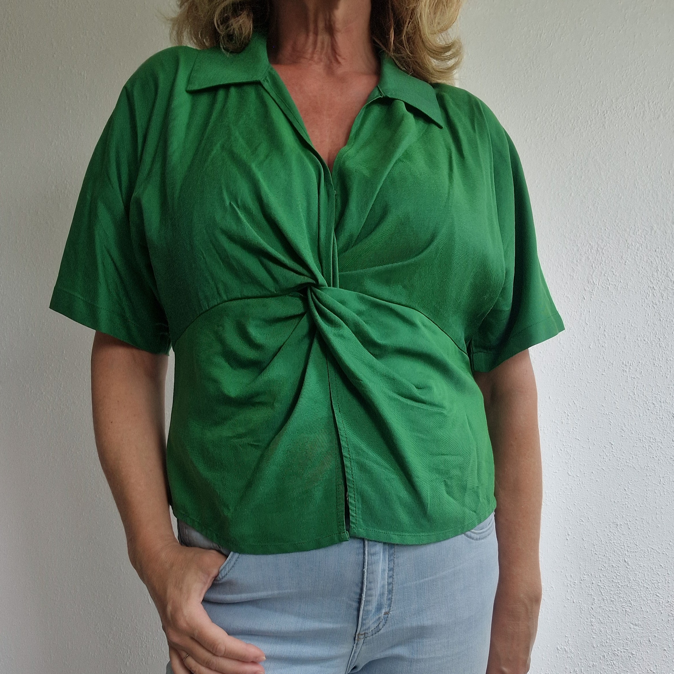 Caroline Biss blouse. Maat 40, Smaragdgroen.