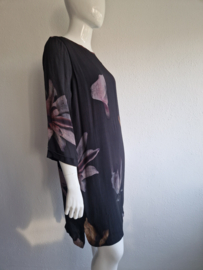 Sissy Boy jurk. Maat L. Antraciet/bloemenprint.