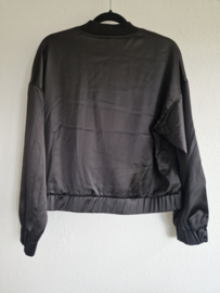 Freequent bomber jasje Flitz. Maat L. Zwart/satijn