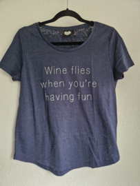 Catwalk Junkie t-shirt. Maat M. Blauw/tekst
