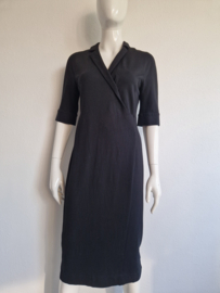Vanilia Elements jurk met revers kraag. Maat 36/38, Zwart.