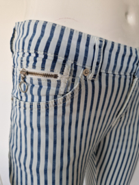 MAC jeans. Mt. 34, Blauw/ wit gestreept.