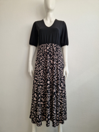 Studio Anneloes Kristie Cheeta maxi jurk. Maat M. Zwart/travelstof.