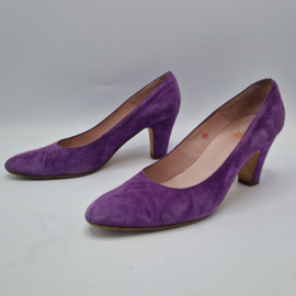 Fred de la Bretoniere pumps. Maat 39, Suède/lila.