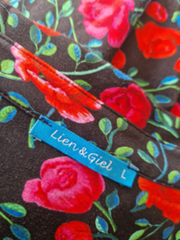 Lien & Giel jurk. Maat L. Zwart/rozenprint.