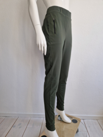 Studio Anneloes pantalon. Maat M. Olijfgroen/travelstof.
