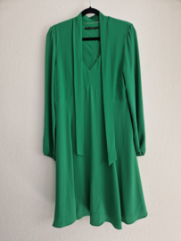 Steps jurk met strikdetail. Maat 42. Groen