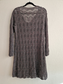 Grijs gehaakt vest. Maat M. Grijs