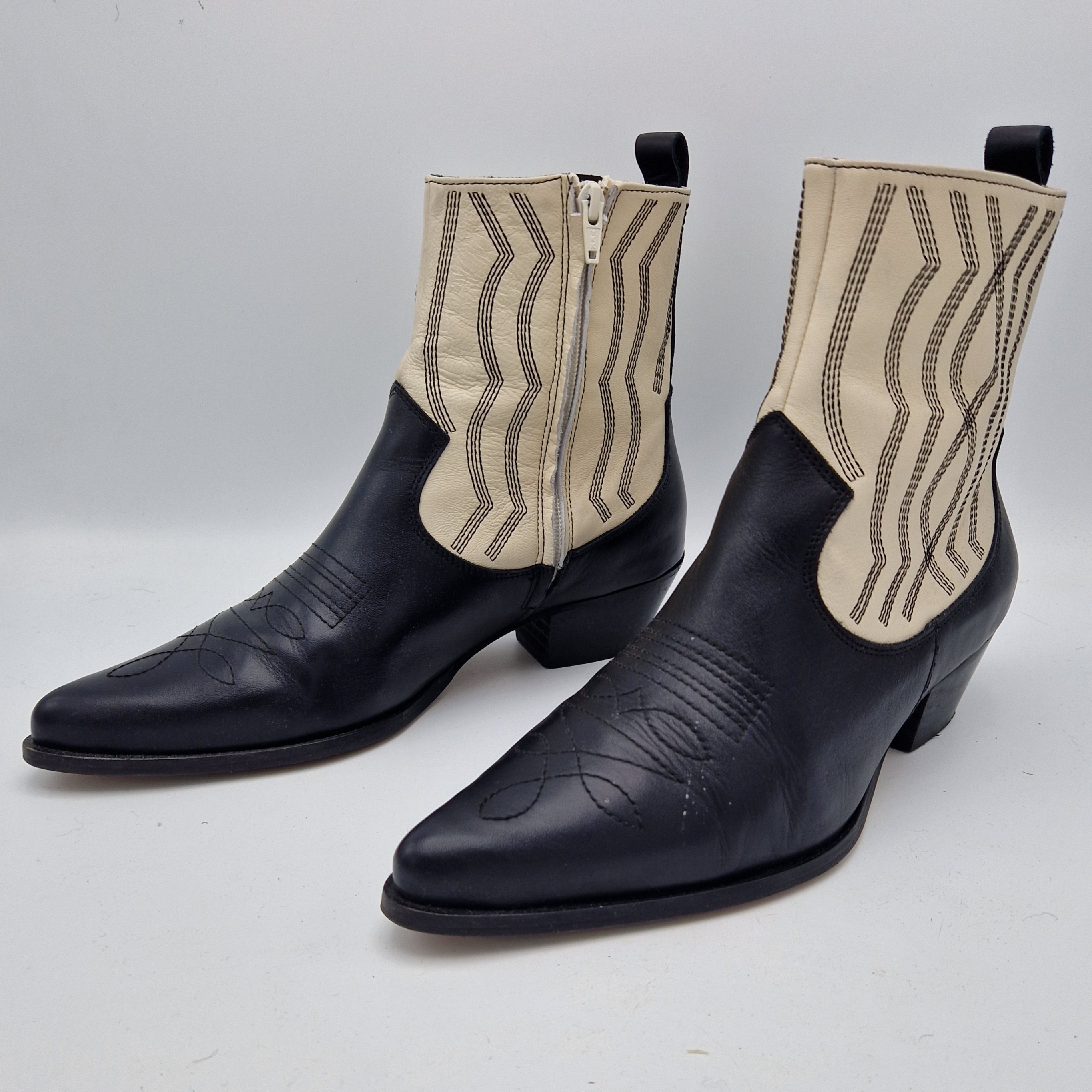 Toral westernlaarsjes. Maat 41, Zwart/wit/leer