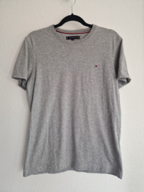 Tommy Hilfiger Essential T-shirt. Maat M. Grijs