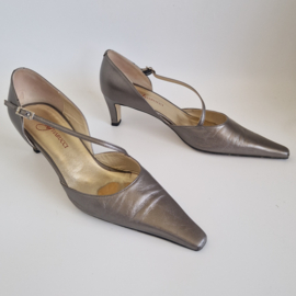 Nina Fiarucci metallic leren pumps met bandje. Maat 7