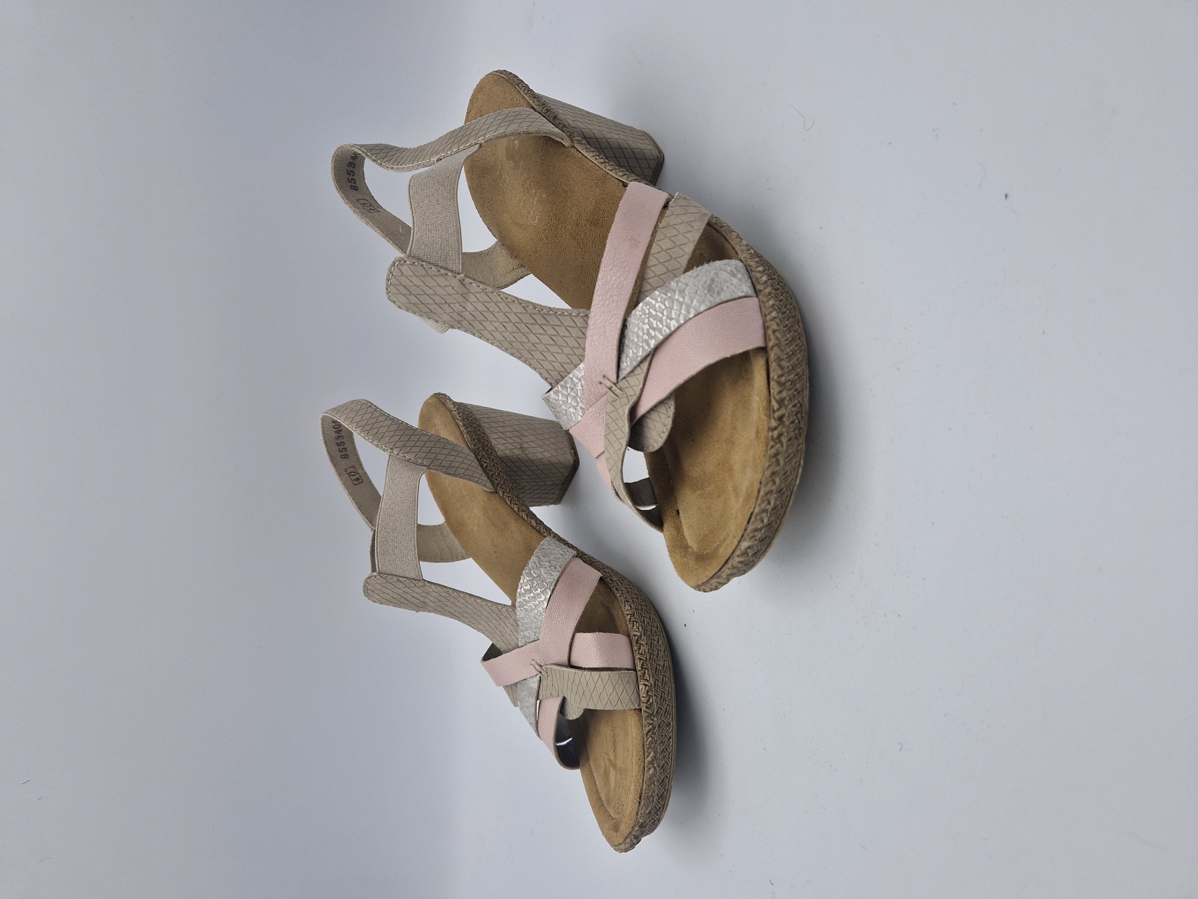 Rieker sandalen met hak. Maat 40, Zachtroze/zilver.