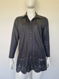 Juffrouw Jansen blouse. Mt. L. Zwart/imitatieleer.