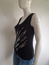 Zucchero top. Maat 38, Zwart/zilveren ringetjes.