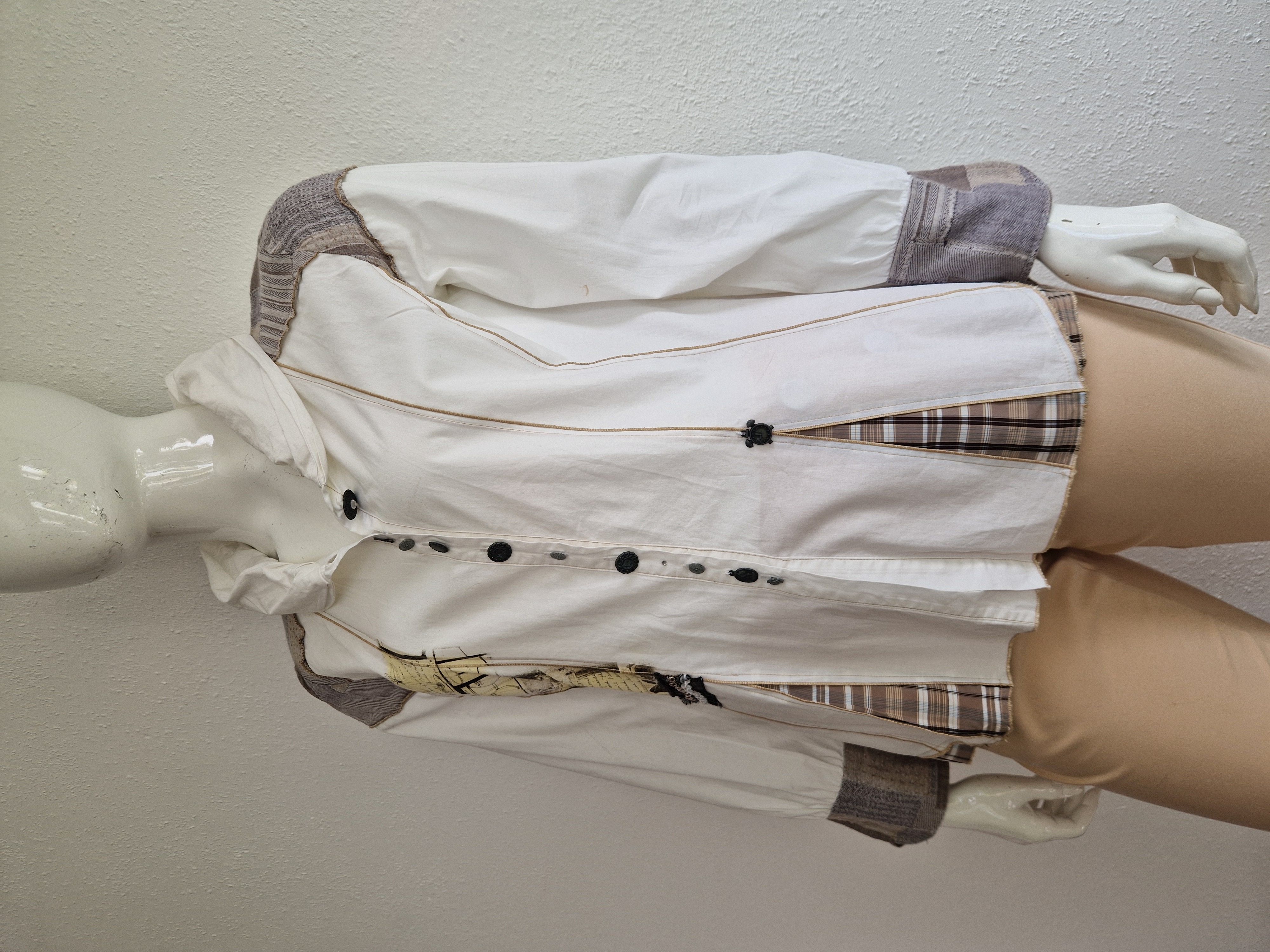 Elisa Cavaletti blouse met sjaalkraag. Maat L. Wit.