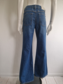 Closed jeans met wijde pijpen. Maat 26, Blauw.
