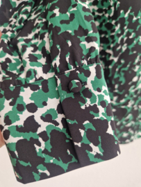 Riani blouse met groene animalprint. Maat M/zijde.