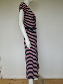 IN-CA maxidress. Mt. M. Blauw/wit/rood gestreept.