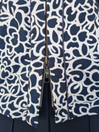 Luisa Cerano jasje. Maat 38, Blauw/wit.