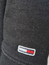 Tommy Jeans lange sweater. Mt. M. Zwart