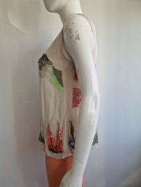Twin Set top. Maat 36/38. Beige/lovers.