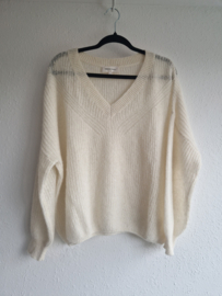 Fabienne Chapot Airy pullover. Maat L. Crème.