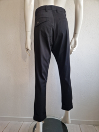 Zenggi cropped pantalon. Maat 2, Zwart.